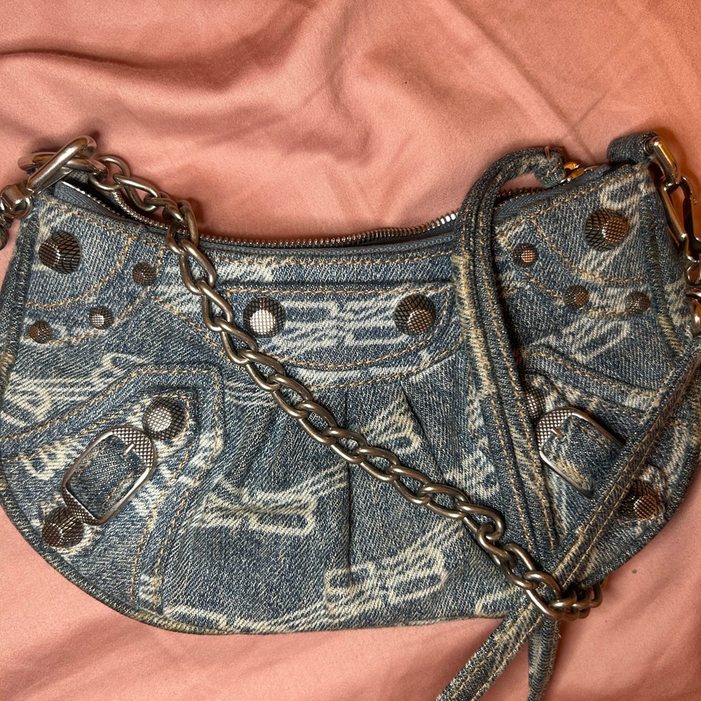 Balenciaga Monogram ale Cagole w/ Chain